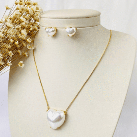 AROS - BIJU (26) CONJUNTO FOLHEADO CORACAO PEROLA DOURADO